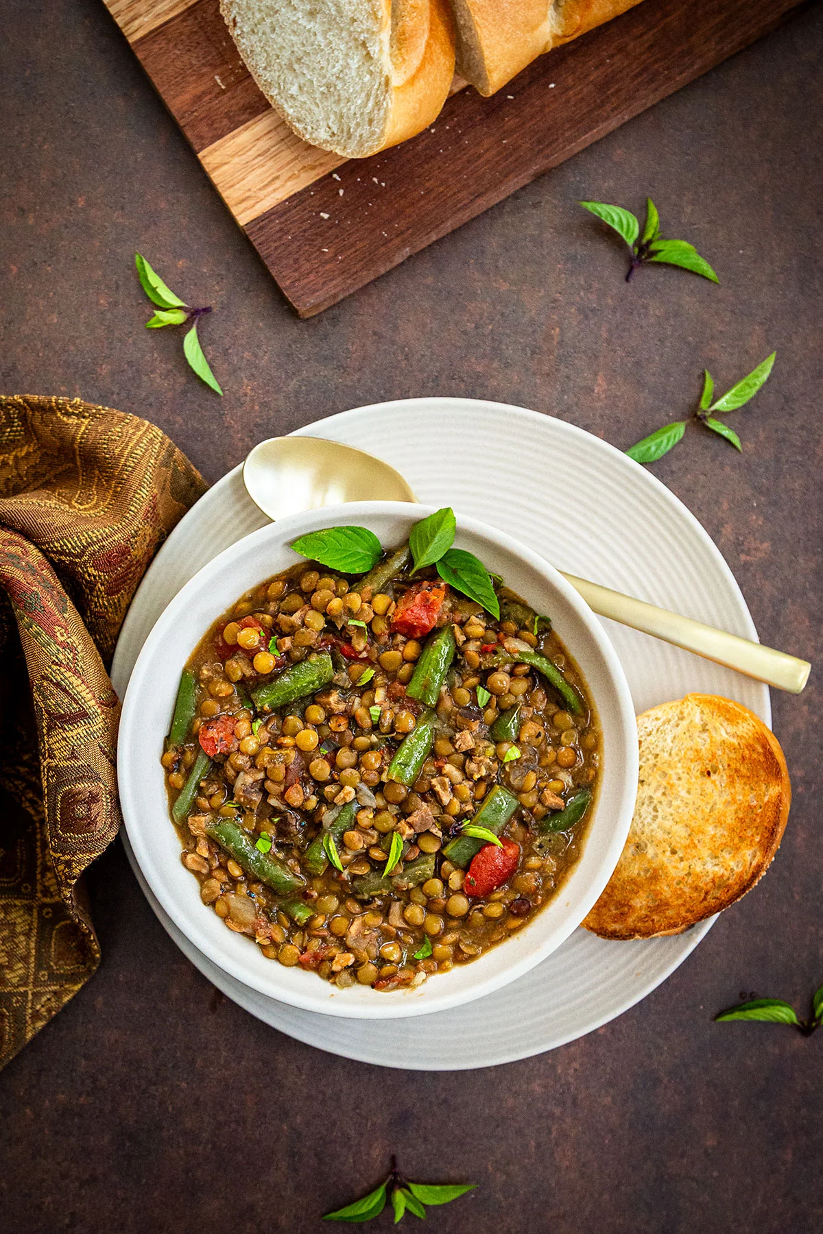 A Symphony of Earthy Flavors: Lentil, Mushroom, and Farro Soup Emerges as a Culinary Comfort