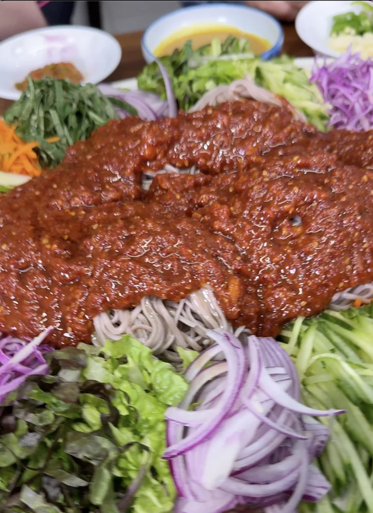 Crazy Korean Cooking Unveils Refreshing Spicy Noodle Salad: A Culinary Game-Changer for Summer Dining
