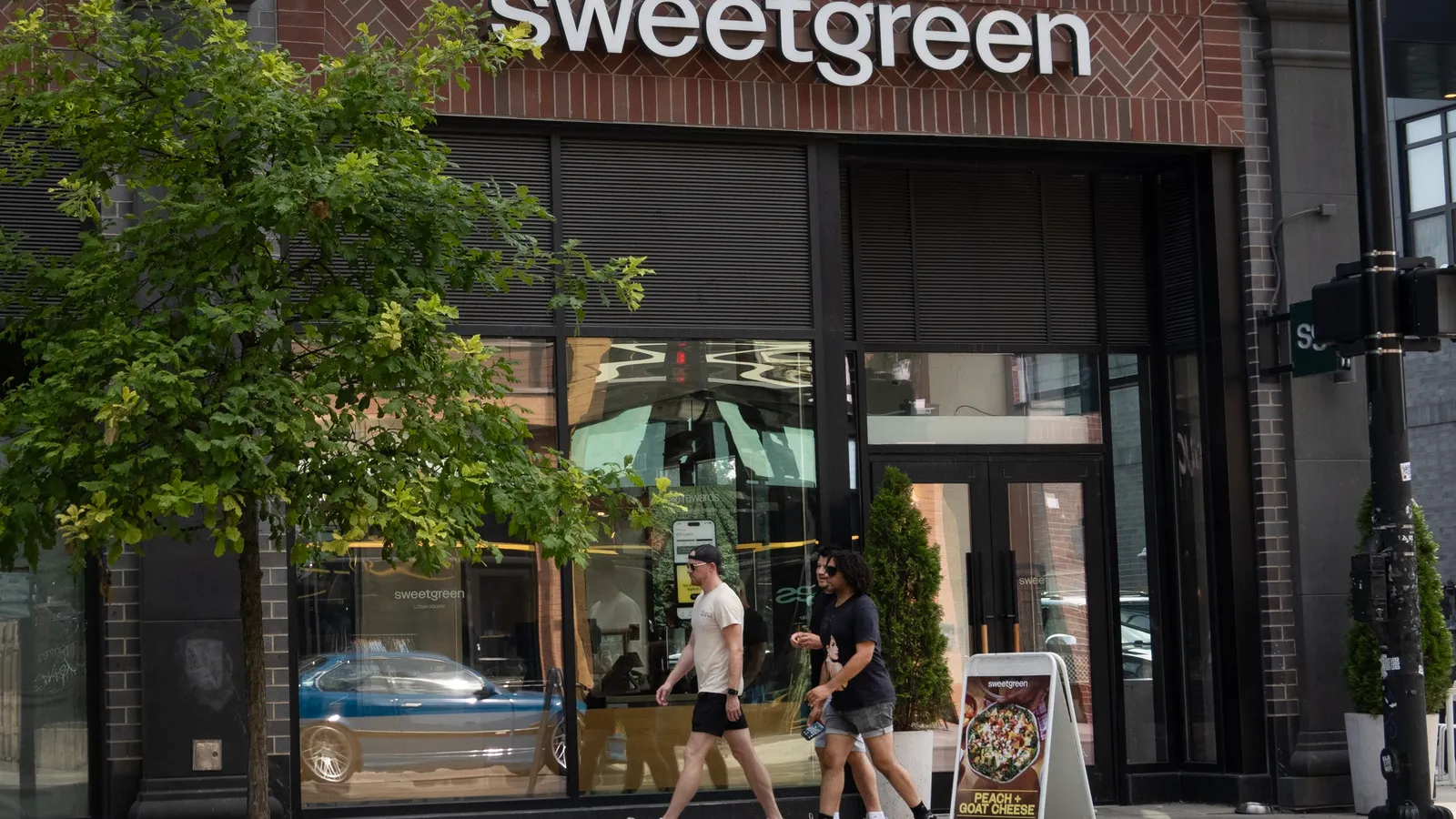 Sweetgreen Navigates Strategic Pivot: Nationwide Wrap Launch Follows Record Low Quarterly Performance