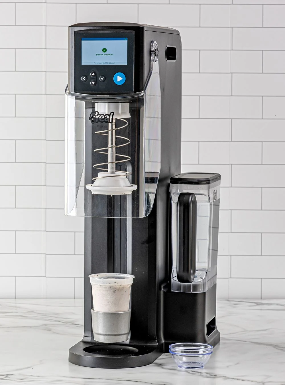 F’real by Rich’s Debuts New Blender and Summer Flavors: Orange Creamsicle Milkshake and Frozen Lemonade | RestaurantNews.com