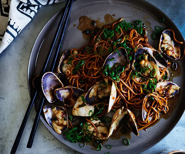 The Enduring Allure of Stir-Fried Noodles: A Global Culinary Journey from Wok Hei to Weeknight Wonders