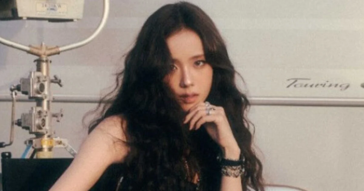 BLACKPINK's Jisoo Addresses Fan Concerns with Heartfelt Message Following Anniversary Event Controversy