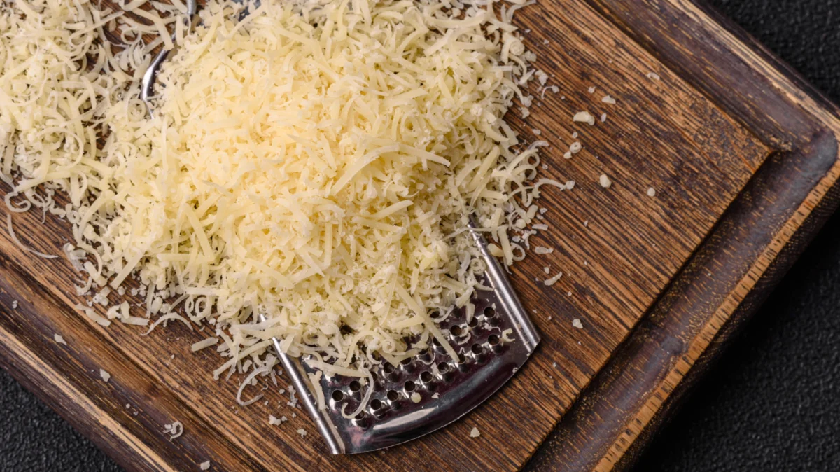 The Secret Behind the Shaker: Investigating the Origins of Sam’s Club Member’s Mark Shredded Parmesan