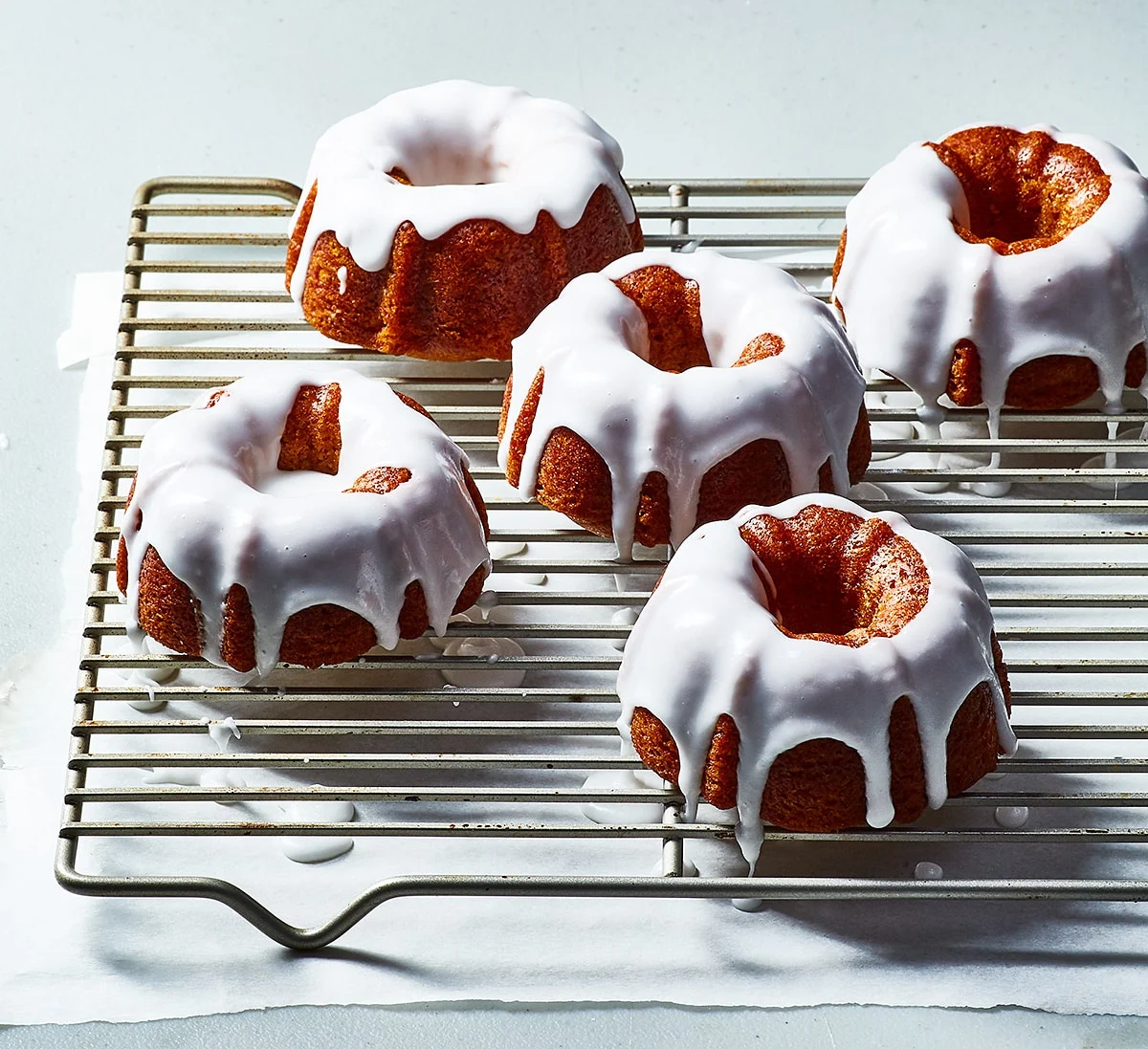Autumn's Miniature Masterpieces: Vegan Pumpkin Bundt Cakes Dazzle with Zesty Lemon Glaze